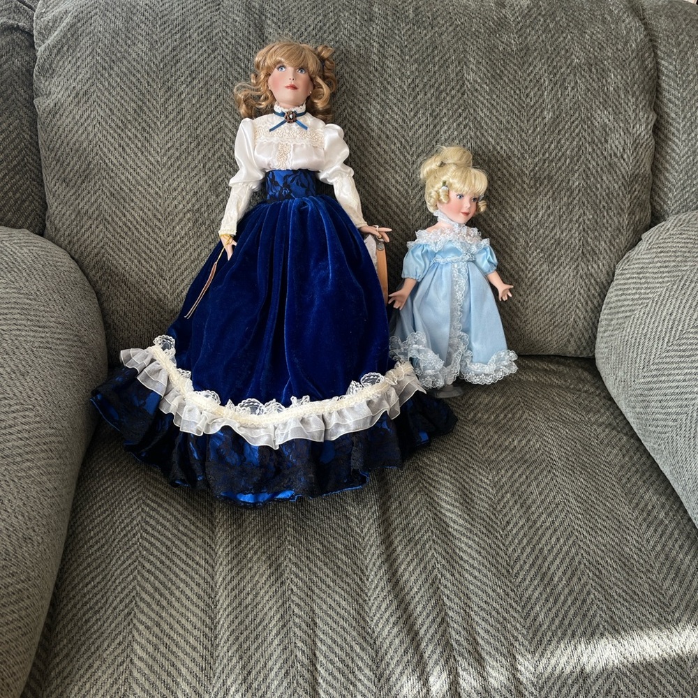 Classic Porcelain Doll Set of 2